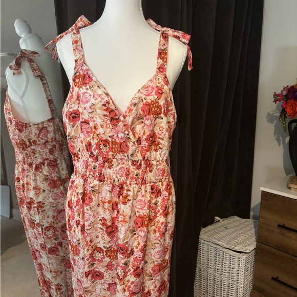 Gorgeous Floral Pink Jumpsuit- NEW! - Picture 5 of 7